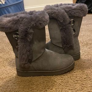 So Brand Women’s Grey boots